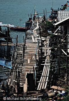 Pier im Dorf Baan Salak Khok